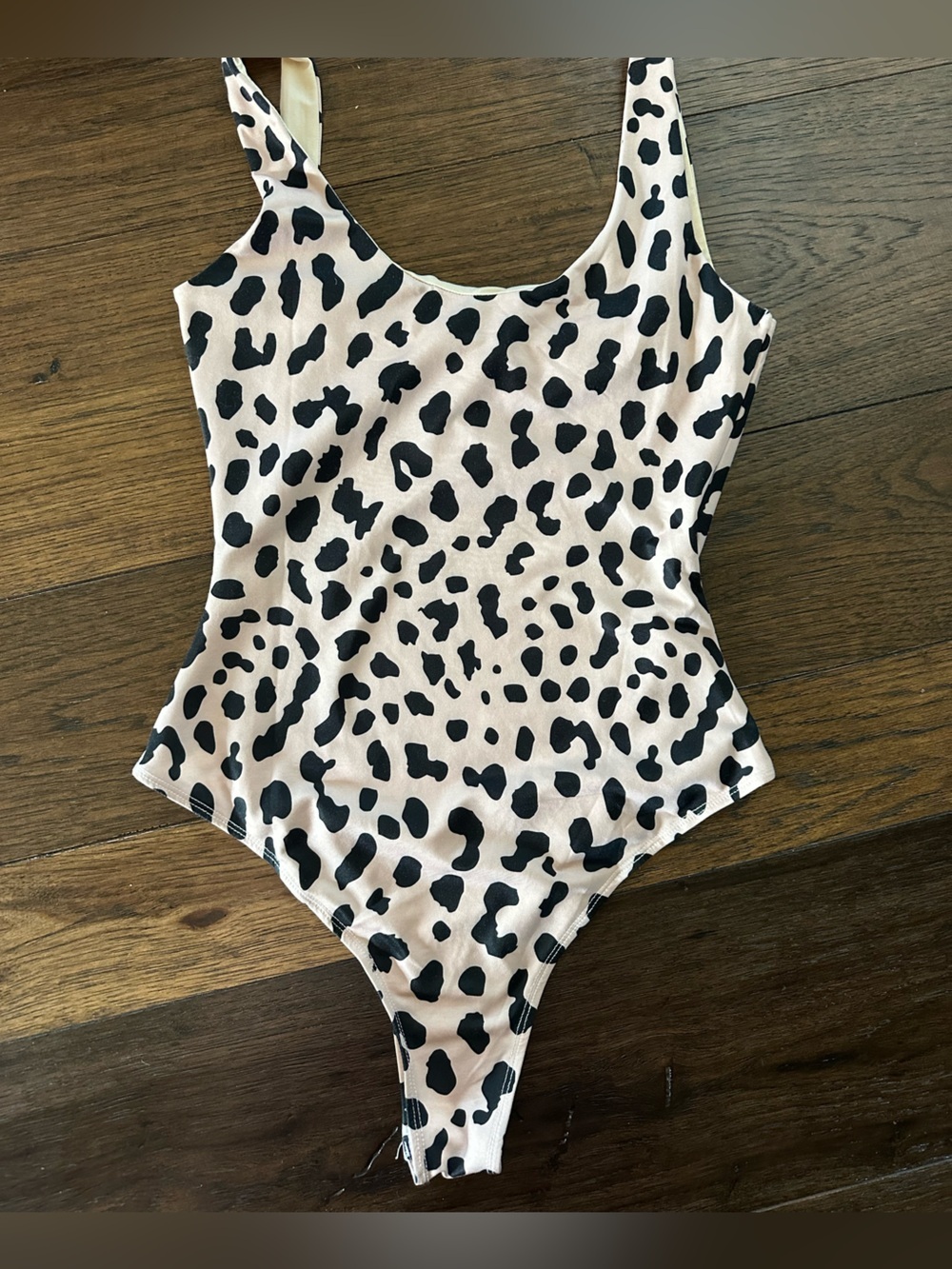 Princess Polly Women's Leopard Bodysuit- size 6 - Picture 4 of 5